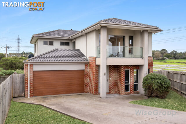 8 Aurora Court PAKENHAM VIC 3810