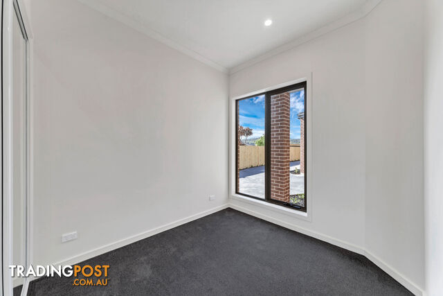 3 36 Silver Gum Drive PAKENHAM VIC 3810