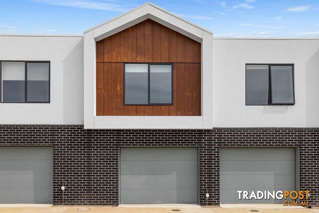 33 Wetland Circuit HAMPTON PARK VIC 3976
