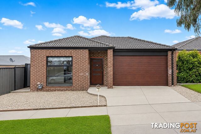 3 Botham Crescent PAKENHAM VIC 3810