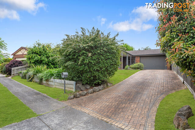 45 Collins Crescent BERWICK VIC 3806