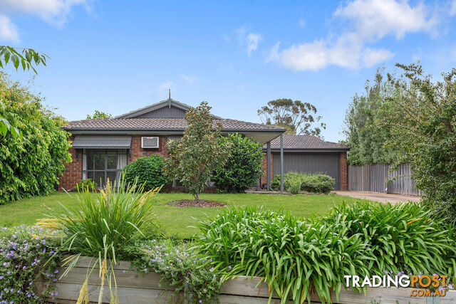 45 Collins Crescent BERWICK VIC 3806
