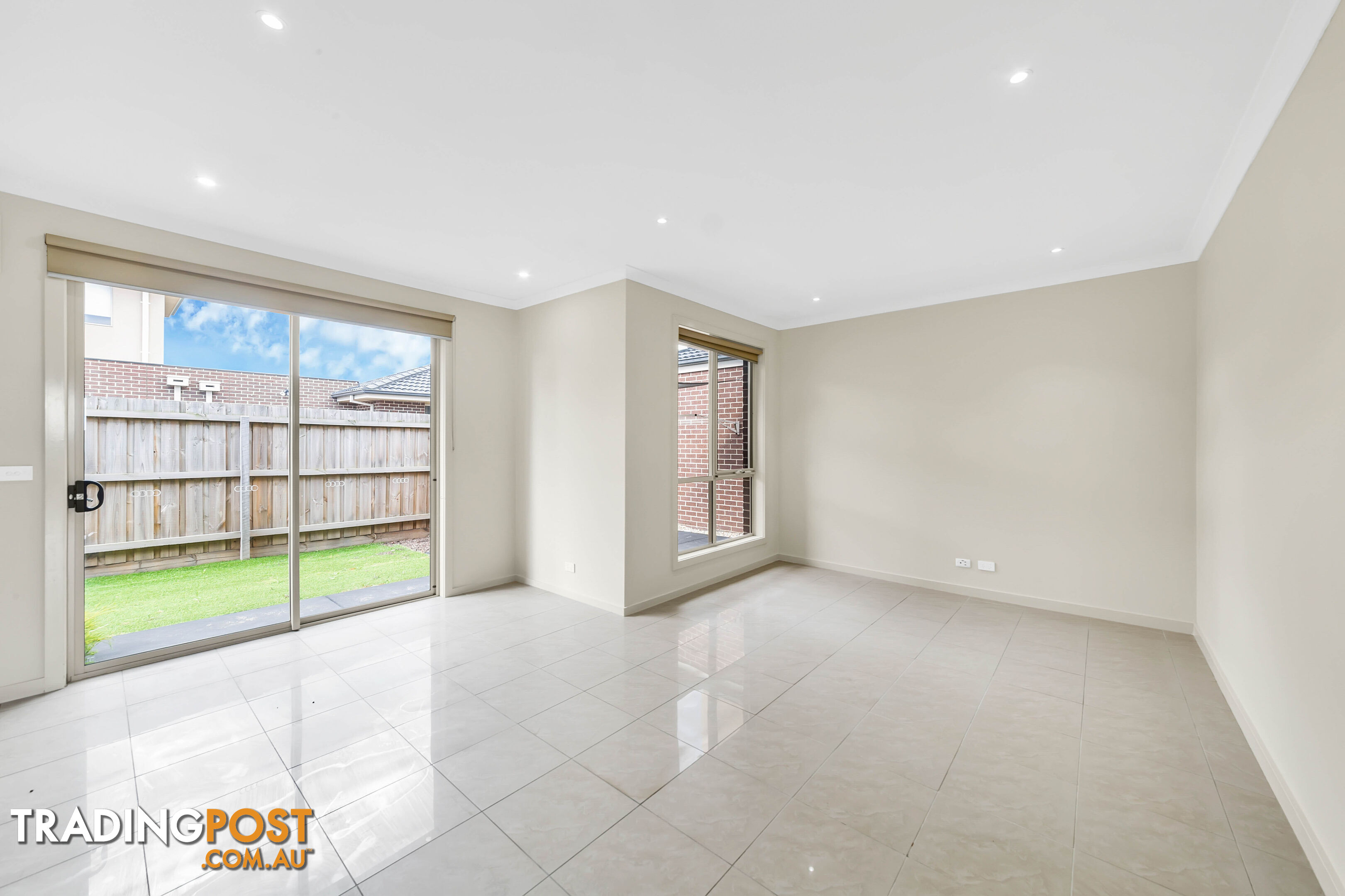 2 138 Fleetwood Drive NARRE WARREN VIC 3805