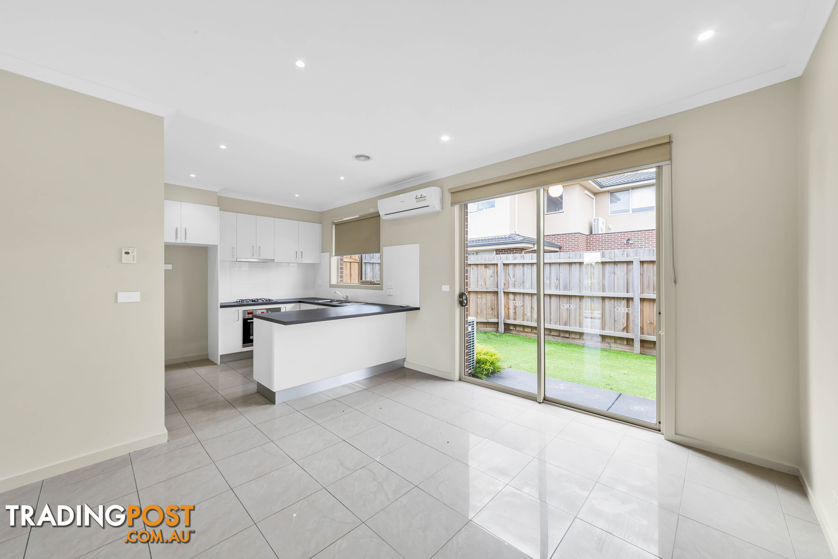 2 138 Fleetwood Drive NARRE WARREN VIC 3805