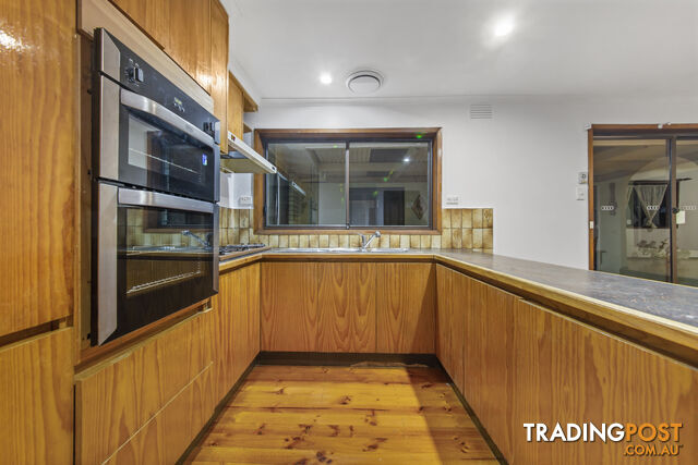 7 Satterley Close ENDEAVOUR HILLS VIC 3802