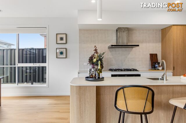 8 Vetara Street BERWICK VIC 3806