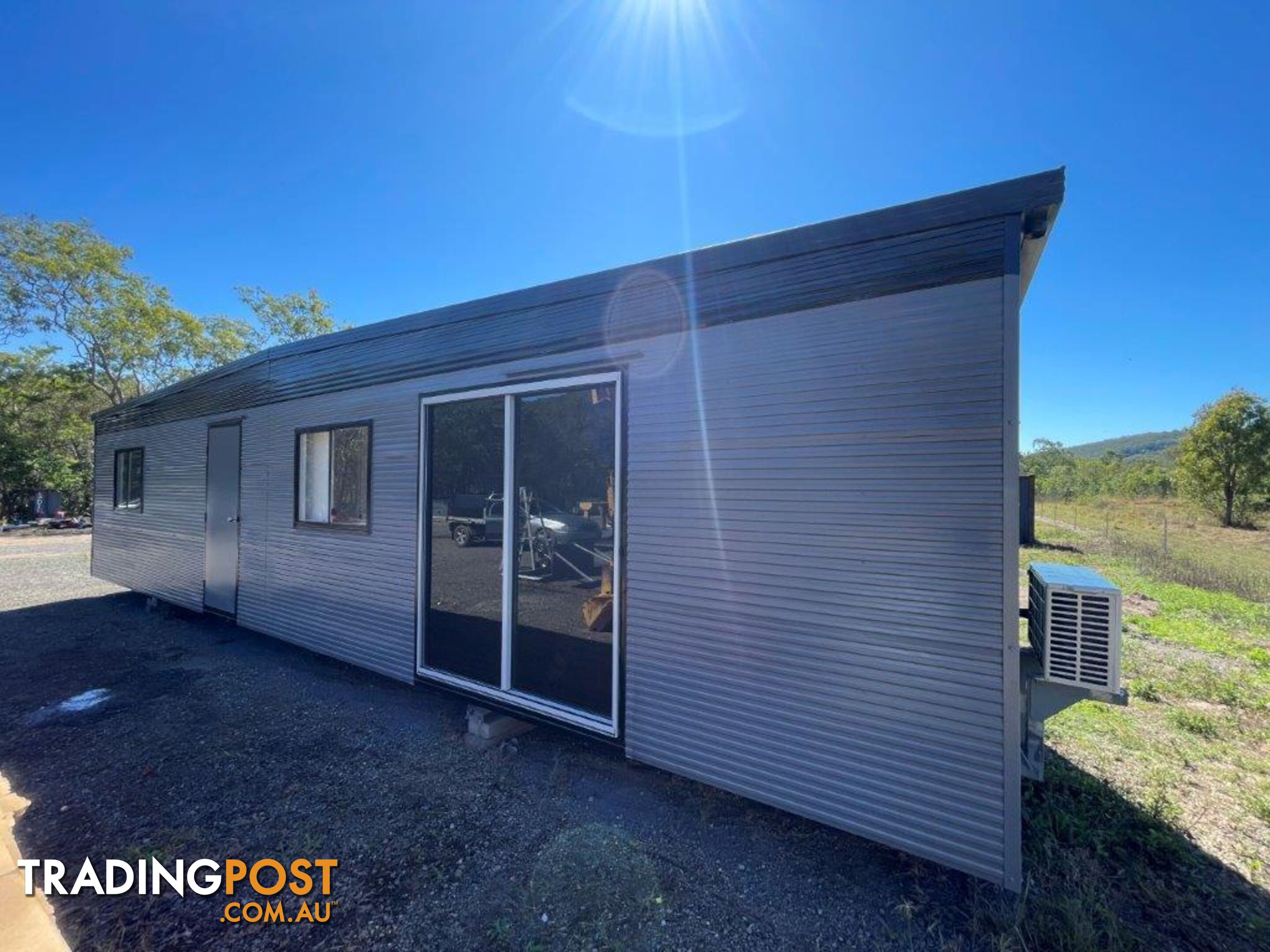 40ft Donga with new bathroom unit.