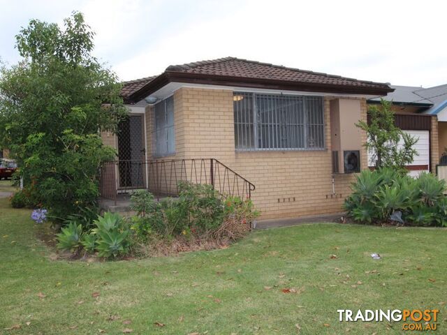 1/2 First Avenue CAMPSIE NSW 2194