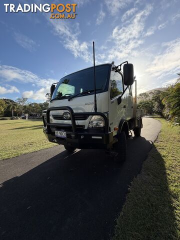 2023 Hino 300 817 Flat Deck Truck - photo 2 of 7