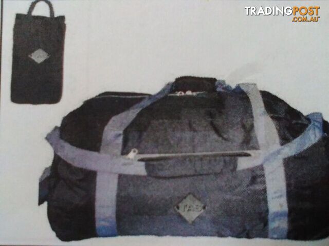 SPORTS / DUFFLE BAGS 30LT BLACK / GREEN / NAVY NEW!!