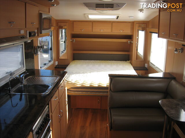 2011 Montana Lincoln Leisure Trekka - photo 4 of 10