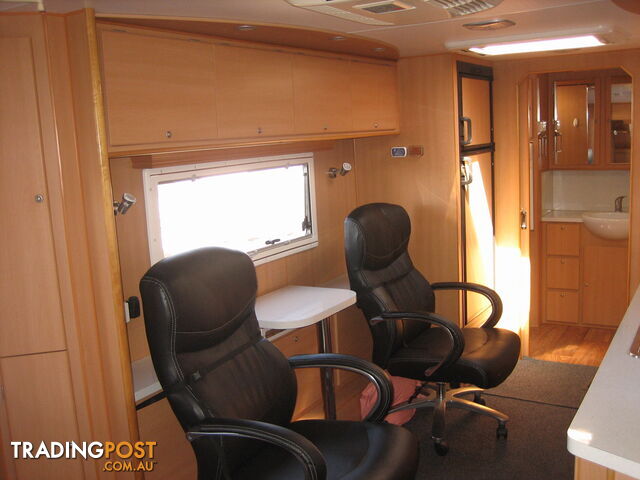 2011 Montana Sapphire - photo 5 of 8