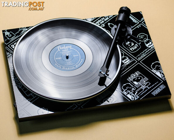 ProJect Peanuts Turntable with Ortofon OM 10 Cartridge - photo 4 of 6
