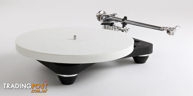 Rega Planar 10 Turntable with Apheta 3 Cartridge - photo 1 of 8