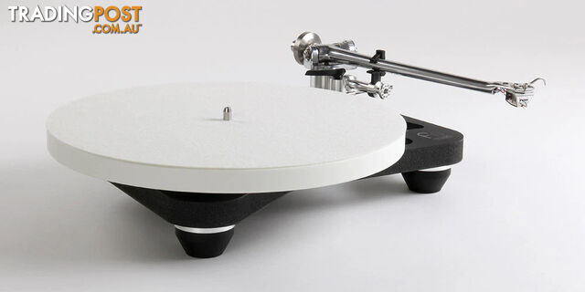 Rega Planar 10 Turntable with Apheta 3 Cartridge
