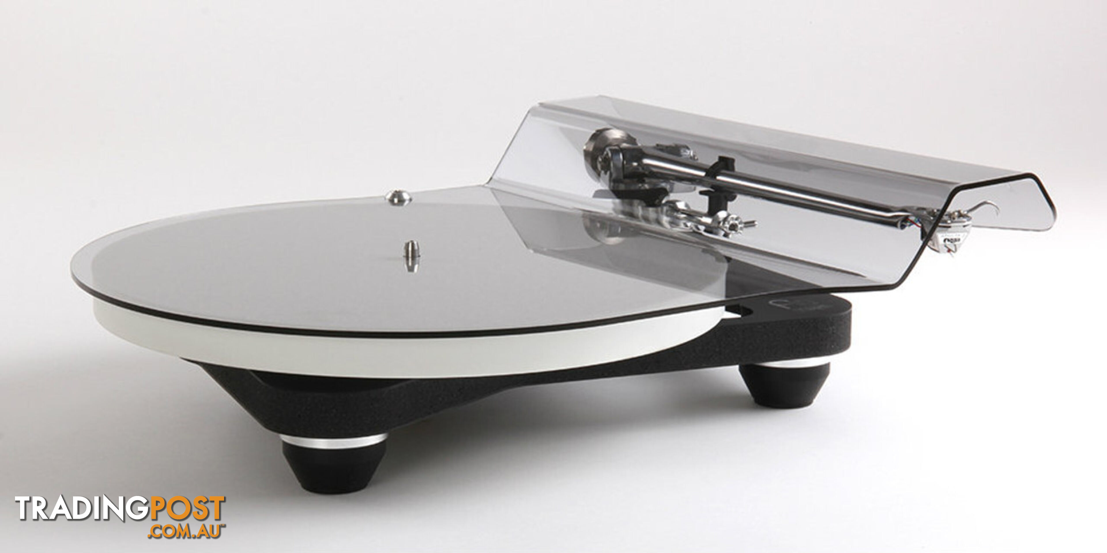 Rega Planar 10 Turntable with Apheta 3 Cartridge