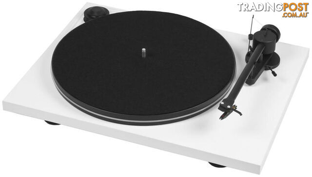 Pro-Ject Primary E Turntable with OM Cartridge