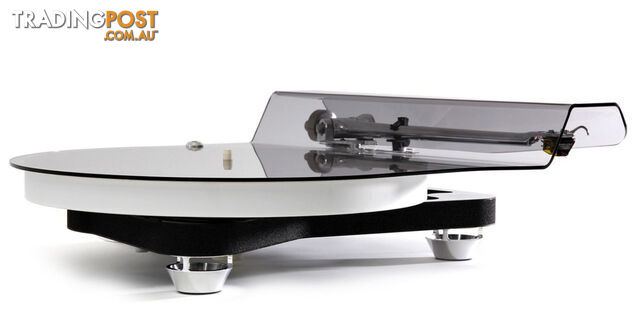 Rega Naia Reference Turntable with Aphelion 2 MC Cartridge