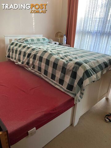 Pull out single bed (2 single beds)