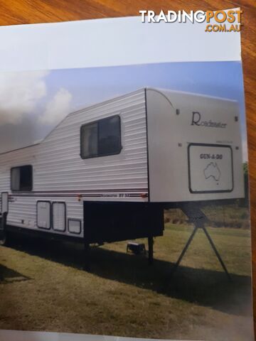 1986 Roadmaster RV32 Caravan