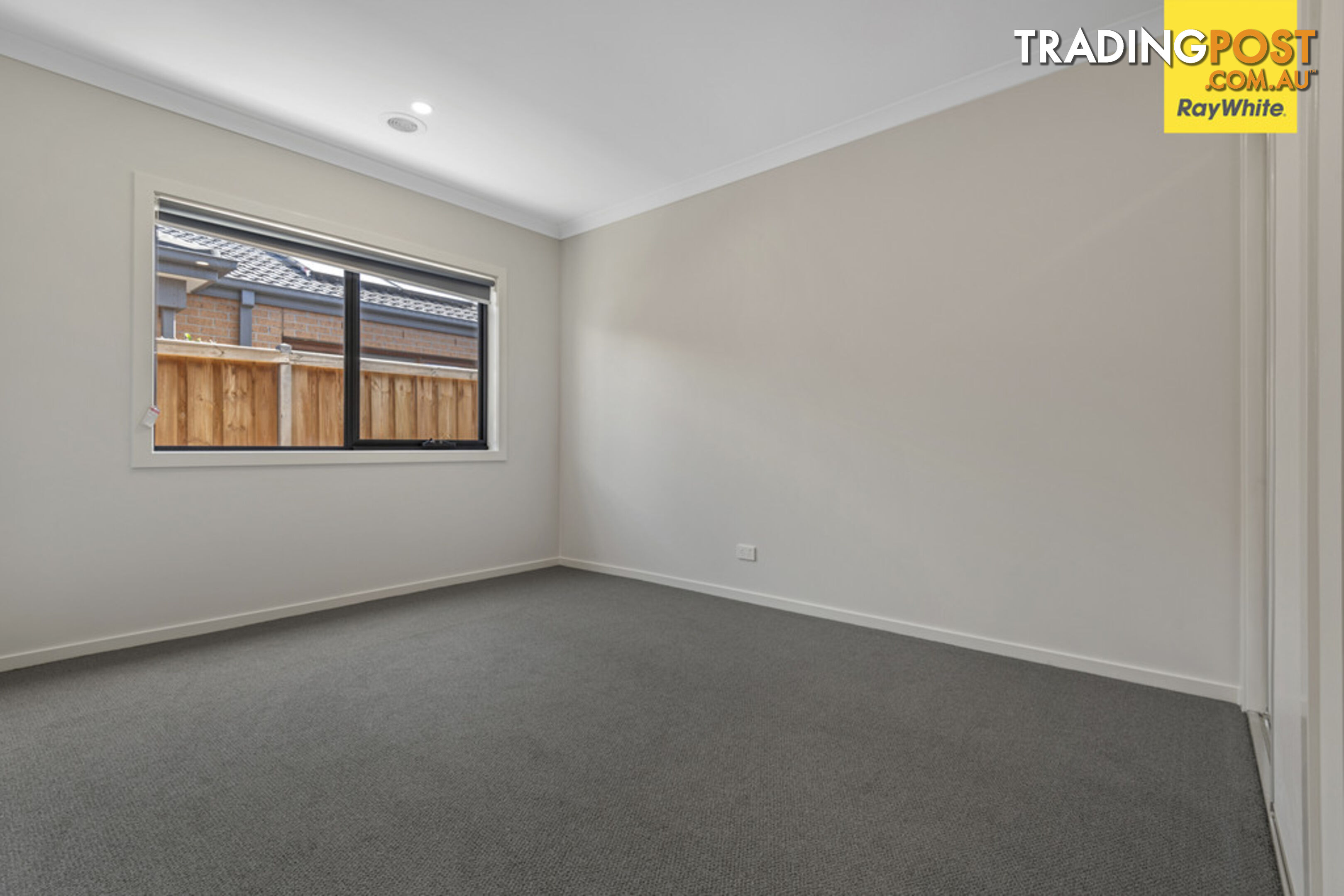 8 Shangrala Road THORNHILL PARK VIC 3335