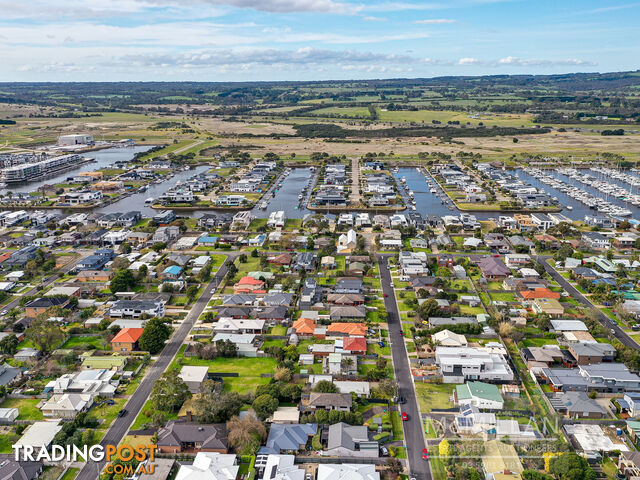 21 Davies Street Safety Beach VIC 3936