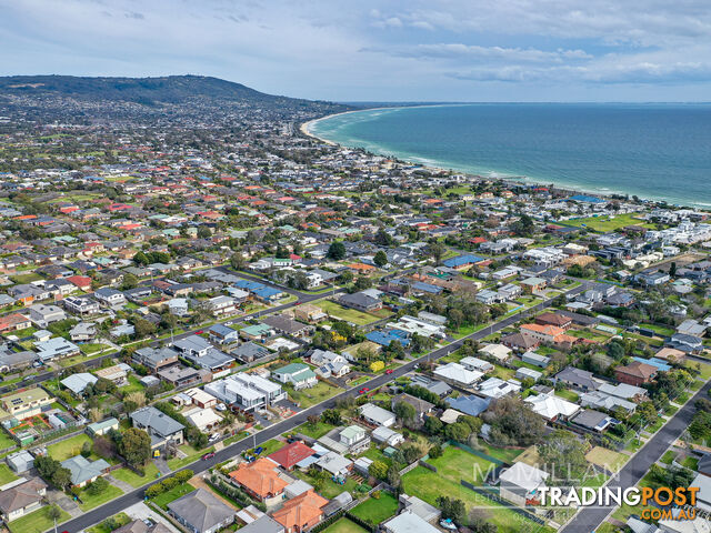 21 Davies Street Safety Beach VIC 3936