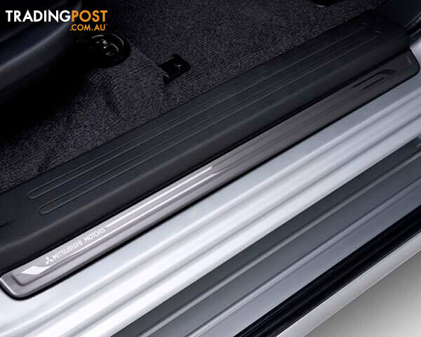 Genuine Mitsubishi Triton Outer Scuff Plate