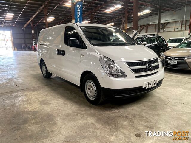 2015 Hyundai iLOAD BodyStyle TQ Series II (TQ3) Van - photo 2 of 36