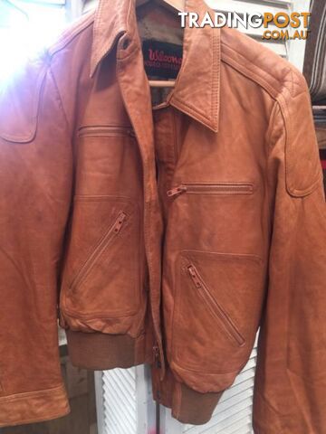 10 vintage leather jackets $90 - photo 4 of 9