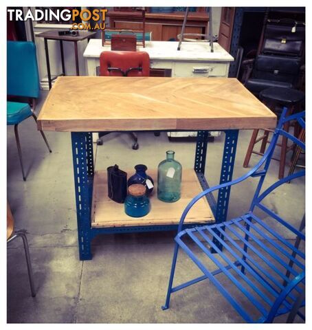 kitchen island - photo 5 of 9