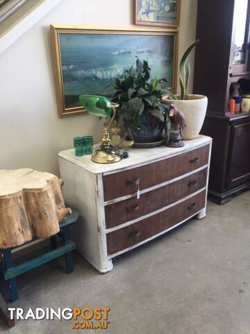 Rustic chest of drawers