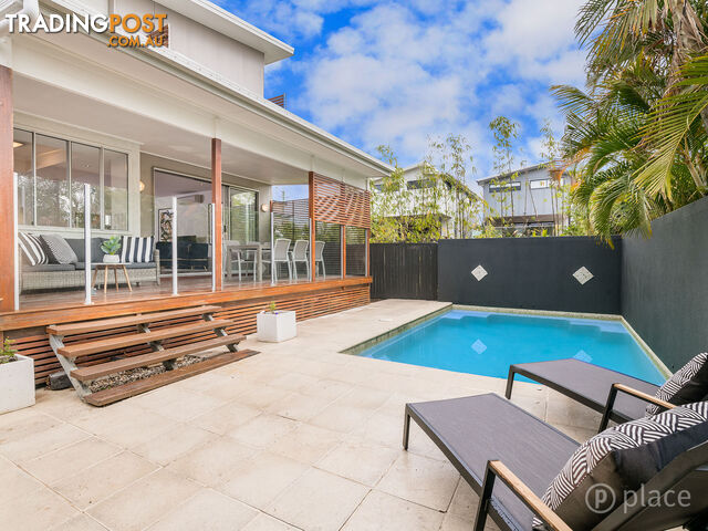 8 Leybourne Street CHELMER QLD 4068