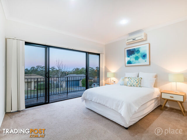 6 York Close Oxley QLD 4075