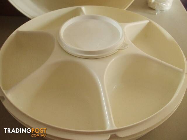 Tupperware Seven Serving Bowl with Lid and Ice Base