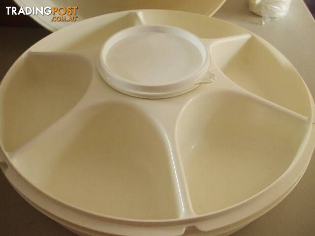 Tupperware Seven Serving Bowl with Lid and Ice Base