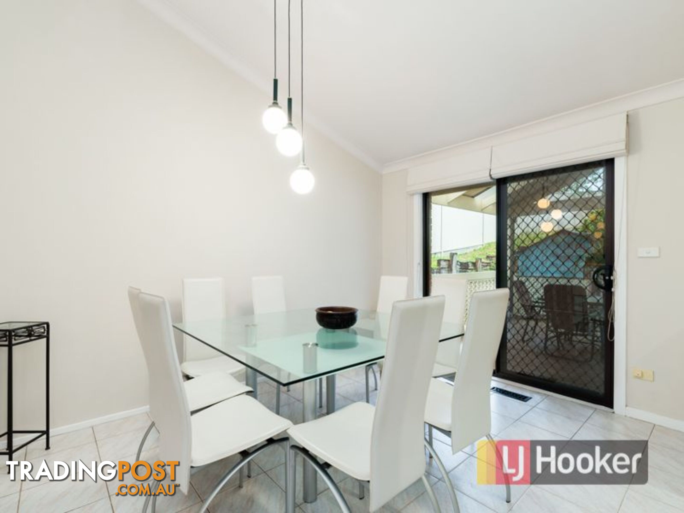 16 Lawson Way ENDEAVOUR HILLS VIC 3802