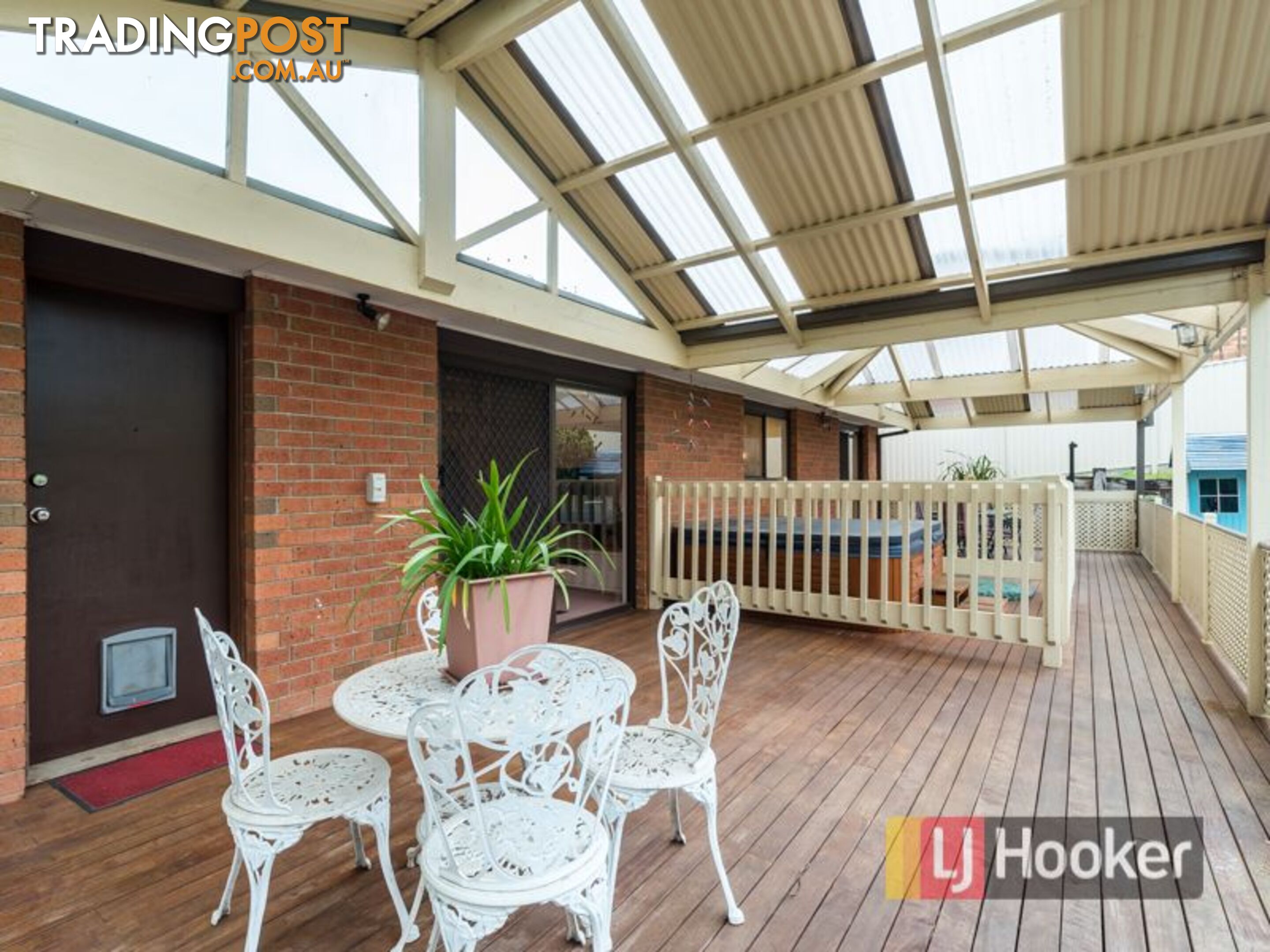 16 Lawson Way ENDEAVOUR HILLS VIC 3802