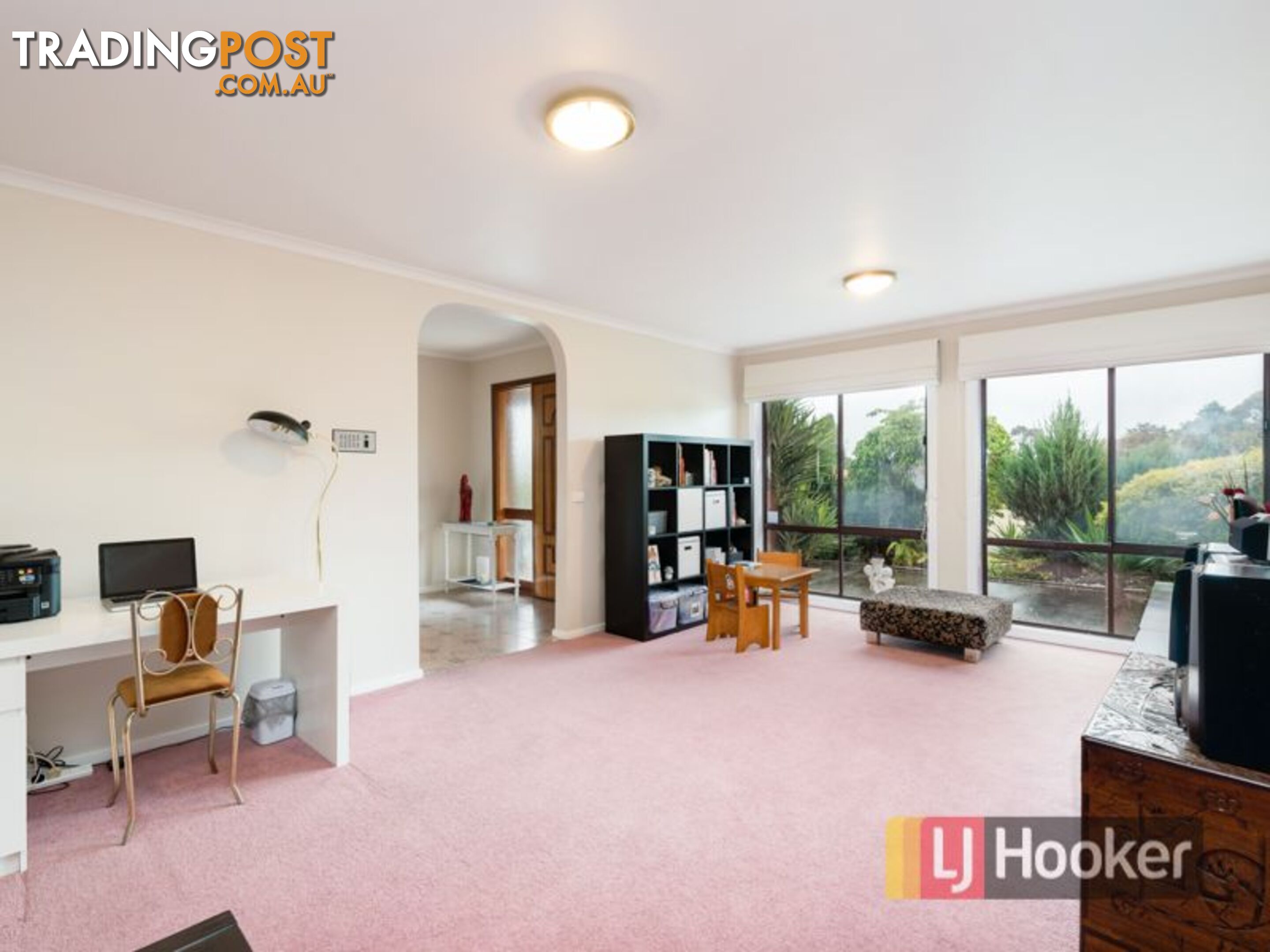 16 Lawson Way ENDEAVOUR HILLS VIC 3802