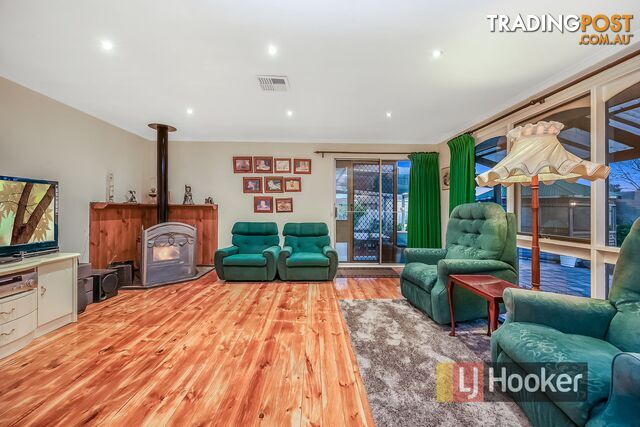 4 Gracilis Court ENDEAVOUR HILLS VIC 3802