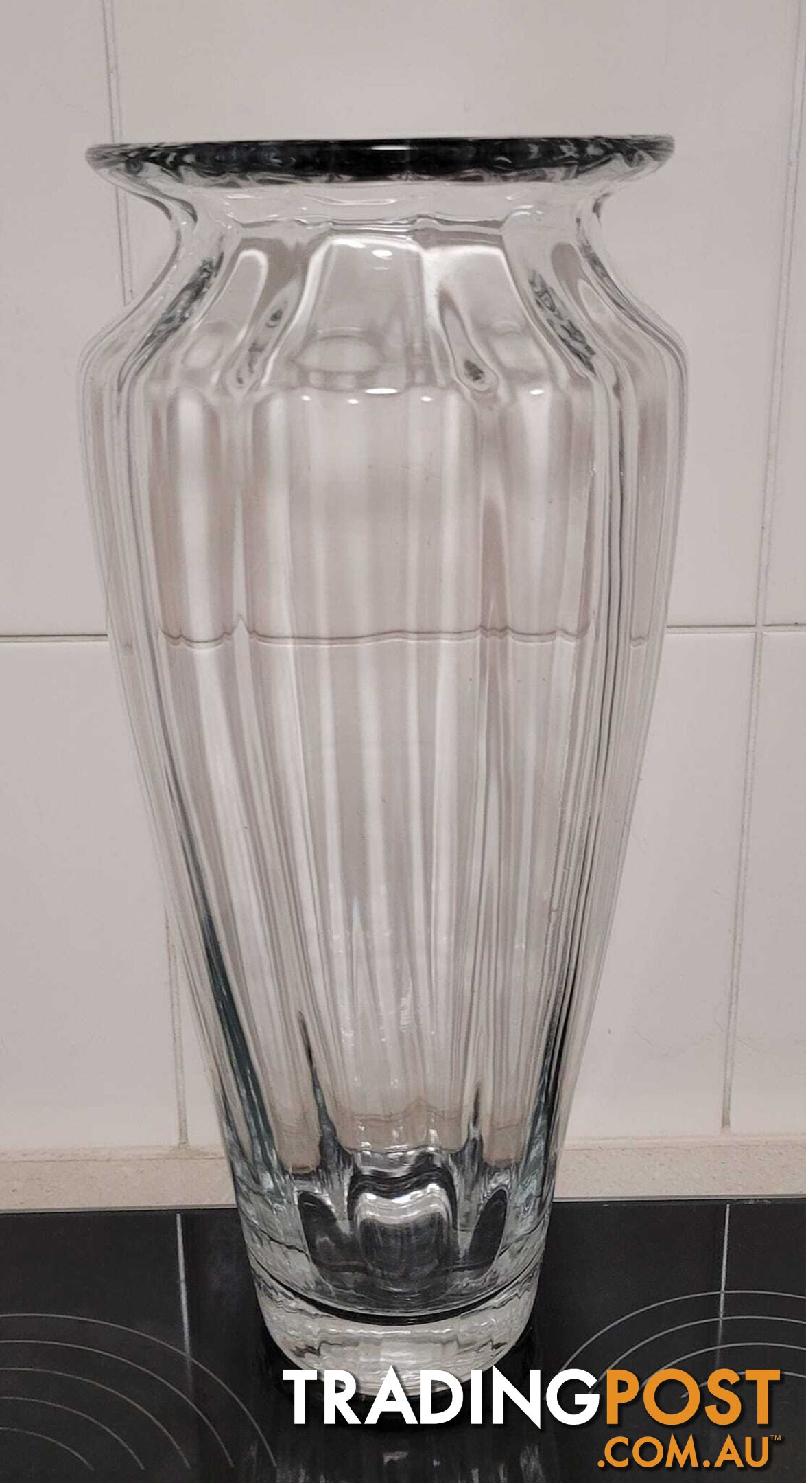 Gorgeous 35cm Fluted Glass Vase - like new - great gift idea