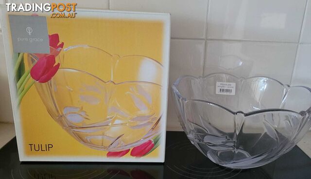 Glass Tulip Bowl - brand new - great gift idea