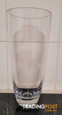 Stylish 28cm Glass Vase - like new - great gift idea