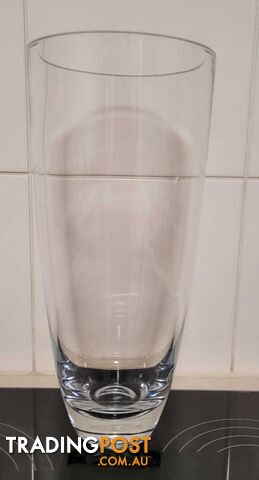 Stylish 28cm Glass Vase - like new - great gift idea