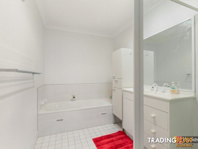 2/15 Sandpiper Place GREEN POINT NSW 2251