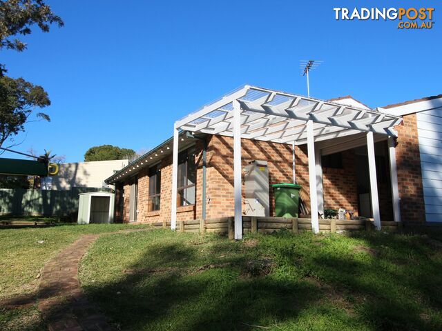 4 Sawyer Close GREEN POINT NSW 2251