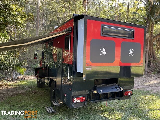 UNIMOG U4023 (MERCEDES-BENZ)4X4 MOTORHOME-- YEAR 2022 OPEN TO OFFERS OVER $400,000