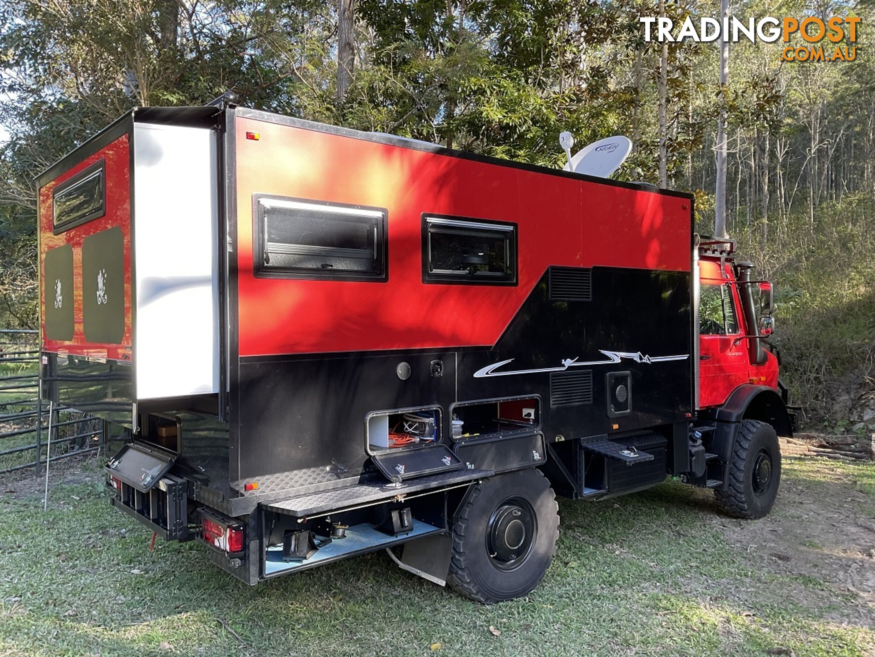 UNIMOG U4023 (MERCEDES-BENZ)4X4 MOTORHOME-- YEAR 2022 OPEN TO OFFERS OVER $400,000