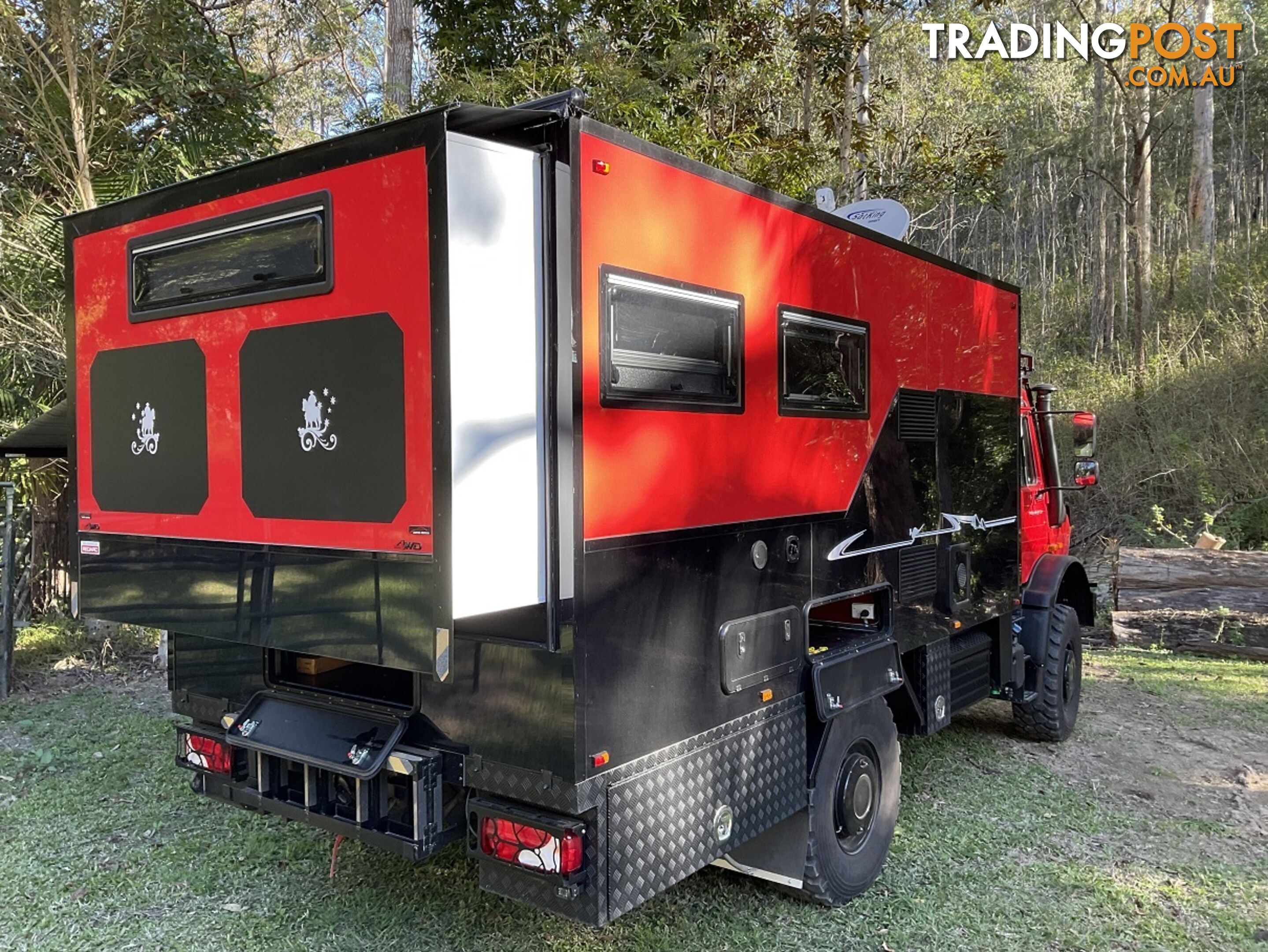 UNIMOG U4023 (MERCEDES-BENZ)4X4 MOTORHOME-- YEAR 2022 OPEN TO OFFERS OVER $400,000