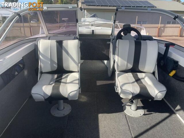 2003 QUINTREX 475 FREEDOM SPORT - photo 4 of 12